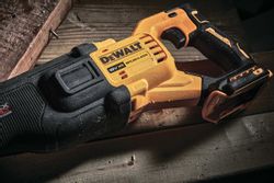 Сабельная пила DeWALT DCS386NT-XJ, аккумуляторная