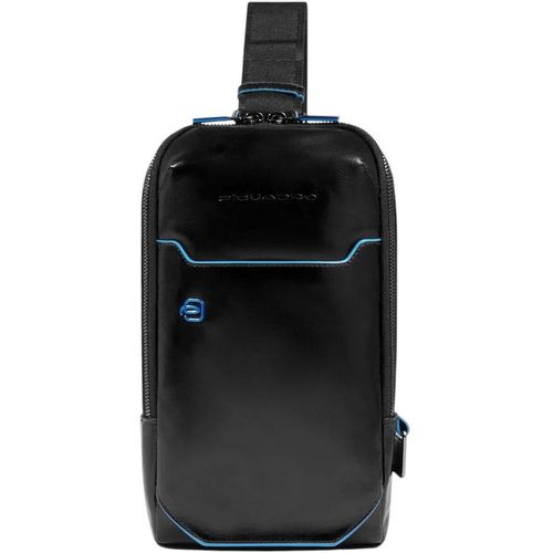 Рюкзак слинг Piquadro Blue Square CA6898B2/N черный натуральная кожа