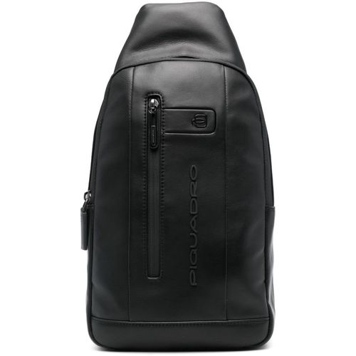 Рюкзак слинг Piquadro Urban CA6540UB00/N черный натуральная кожа — цена и наличие Рюкзак слинг Piquadro Urban CA6540UB00/N черный натуральная кожа