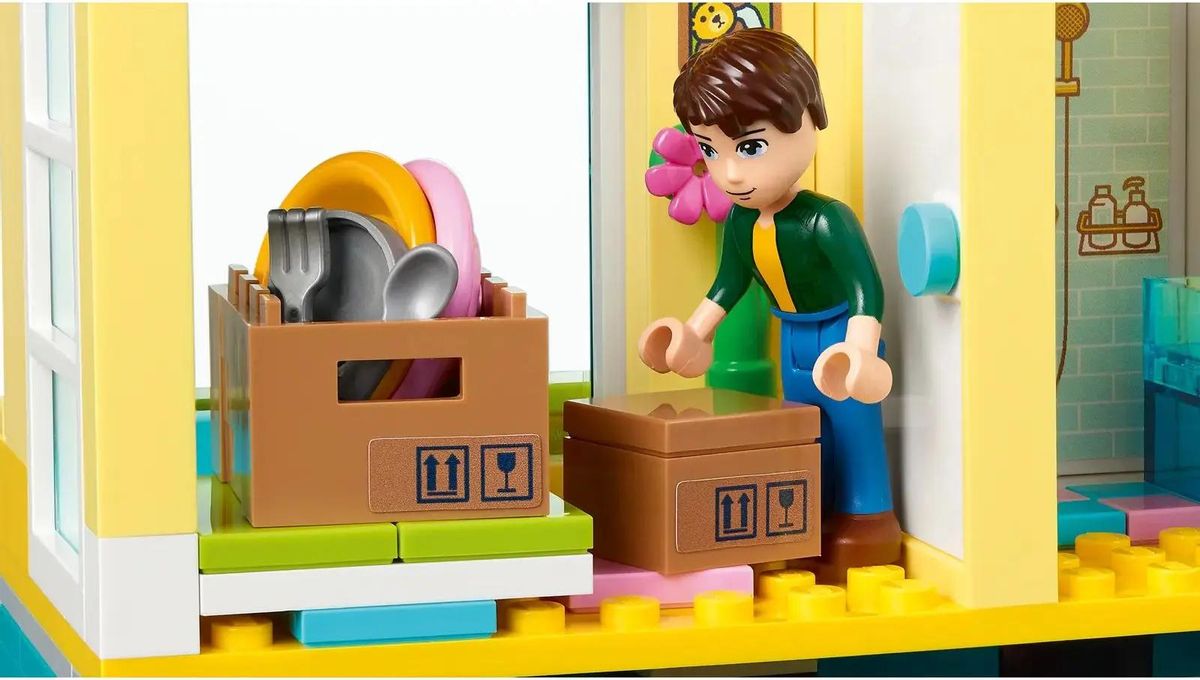 Конструктор Lego Friends Большой дом на главной улице, 41704 – купить в  Ситилинк | 1660674