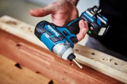 Ударный шуруповерт Makita TD111DZ