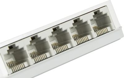 Коммутатор D-Link DES-1005C, неуправляемый – купить в Ситилинк | 339303