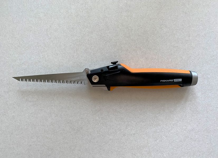 Как отрезали: тестируем нож для гипсокартона Fiskars 2-в-1