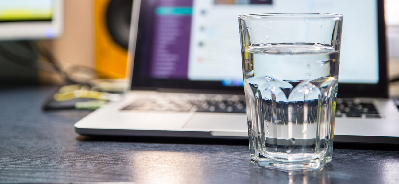 Вода в ноутбуке: что делать если пролил воду на клавиатуру или экран