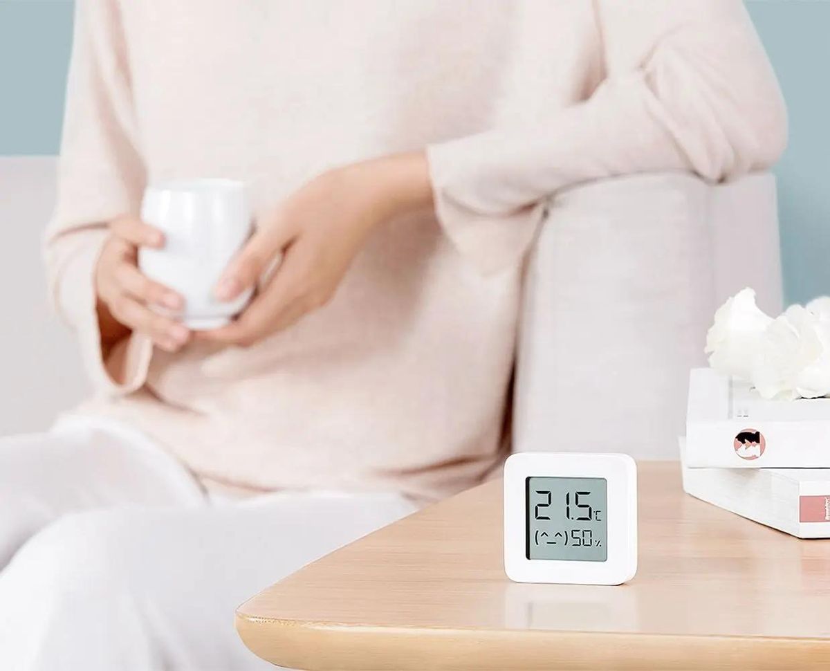 Датчик температуры и влажности Xiaomi Mi Temperature and Humidity Monitor  2, белый [nun4126gl] – купить в Ситилинк | 1475812