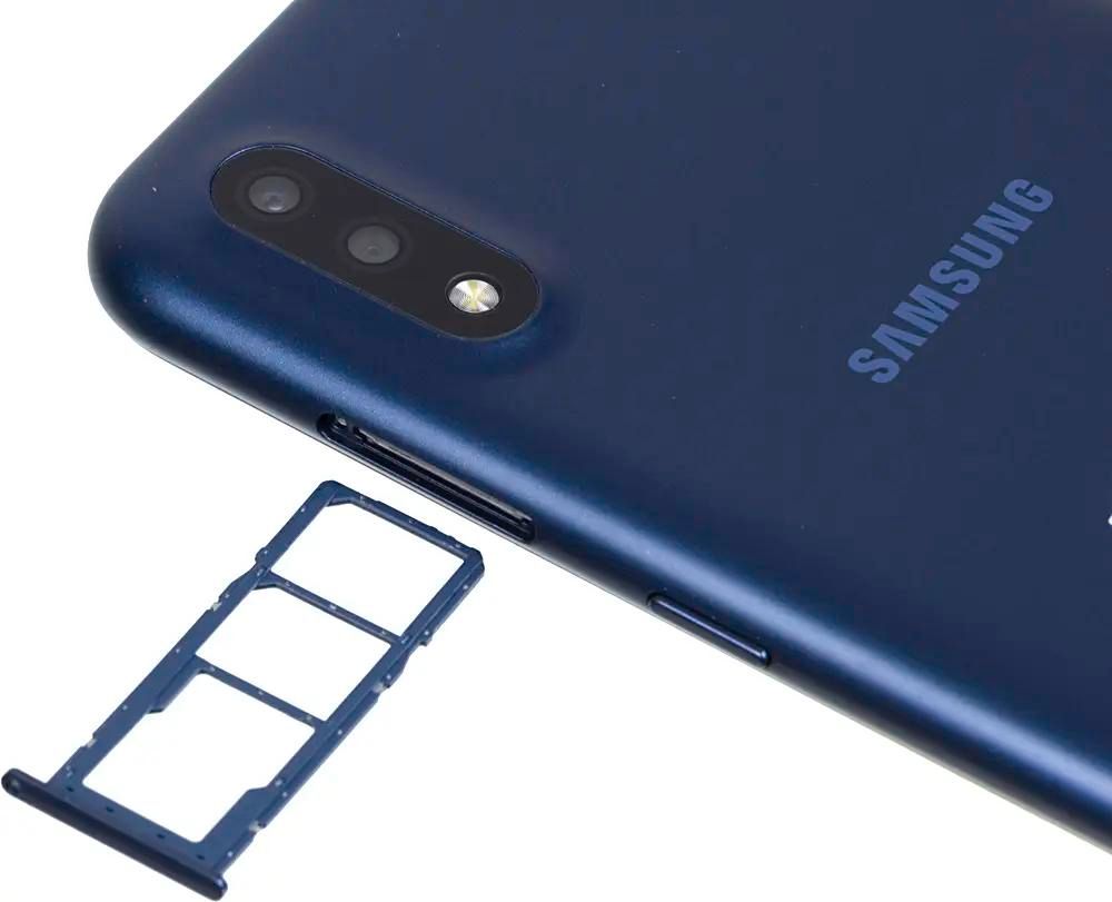 Характеристики Смартфон Samsung Galaxy A01 16Gb, SM-A015F, синий (1211937)  смотреть в СИТИЛИНК