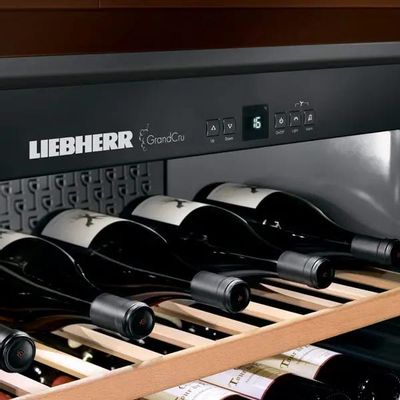Винный шкаф однокамерный Liebherr WKt 5552 коричневый – купить в Ситилинк |  994957
