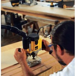 Фрезер DeWALT DW621-QS