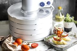 Сушилка для овощей и фруктов ROMMELSBACHER DA 750, белый