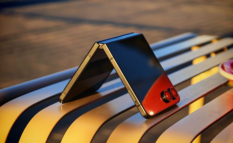 Пейджер, смартфон и инструмент для блогеров: обзор «раскладушки» Samsung Galaxy Flip 8