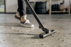 Строительный пылесос Karcher WD 2 Plus V-12/4/18,  желтый