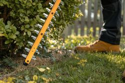 Кусторез DeWALT DCMHT564P1-QW