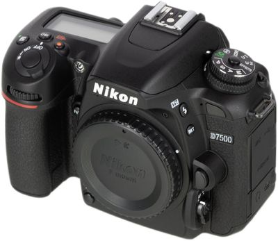Зеркальный фотоаппарат Nikon D7500 body, черный