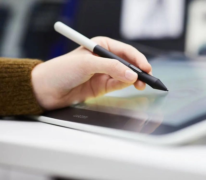 Графический планшет Wacom One DTC133W0B белый – купить в Ситилинк