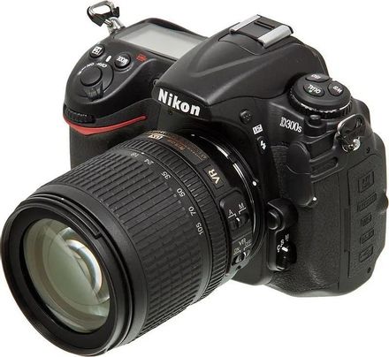 Зеркальный фотоаппарат Nikon D300S kit ( AF-S DX NIKKOR 18-105 мм VR f/3.5-f/5.6), черный