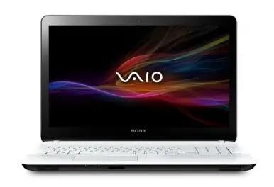 Ноутбук Sony SVF1521N1R/W SVF1521N1RW.RU3, 15.5", Intel Core i3 3217U 2-ядерный, 4ГБ 750ГБ,  NVIDIA GeForce  740M - 1 ГБ, Windows 8, белый