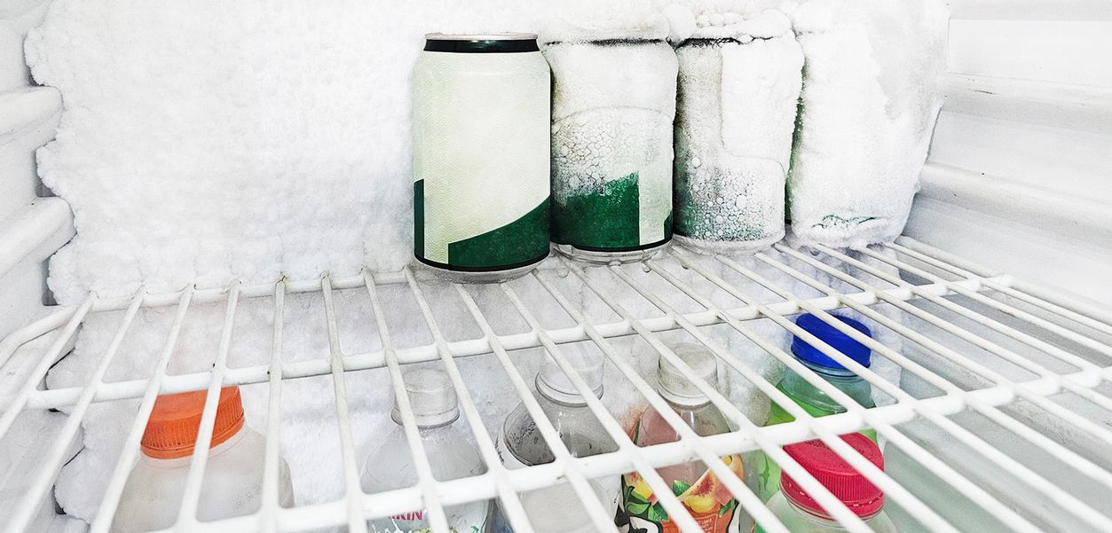 Лед на стенках холодильника — что делать?