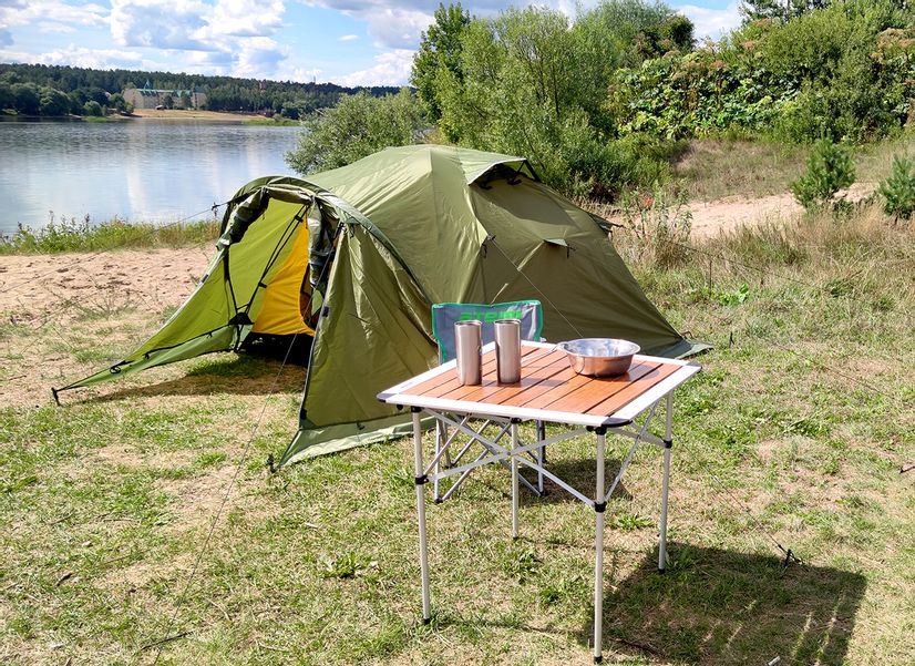 Тестируем дорогую и бюджетную палатки для ночевки на природе