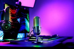 Микрофон Razer Seiren V3 Chroma, черный