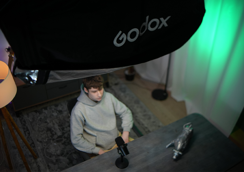 Софтбокс Godox и осветитель Godox Knowled AT200Bi