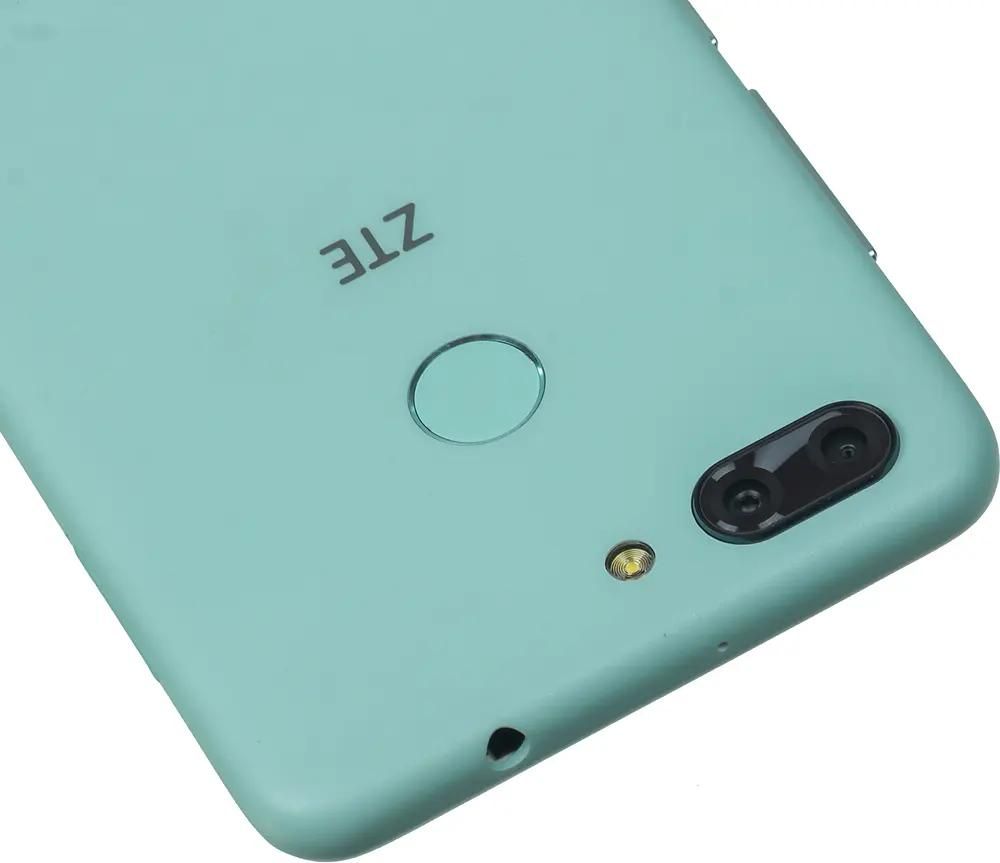 Характеристики Смартфон ZTE Blade V9 Vita 32Gb, бирюзовый (1089351)  смотреть в СИТИЛИНК