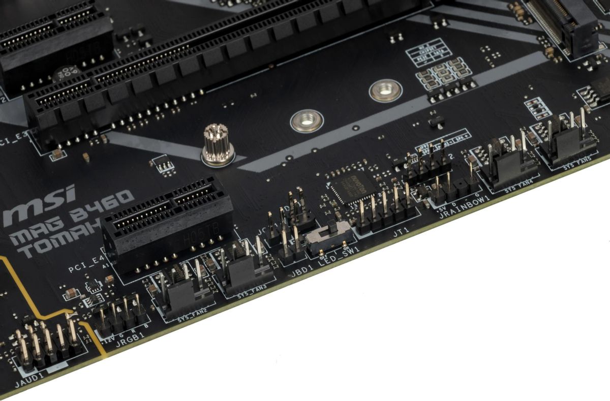 Характеристики Материнская плата MSI MAG B460 TOMAHAWK, LGA 1200, Intel B460,  ATX, Ret (1396928) смотреть в СИТИЛИНК