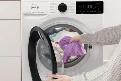 Стиральная машина Gorenje WNA94ACIS, с фронтальной загрузкой, с паром ...