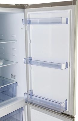 Холодильник двухкамерный Beko RCSK270M20S серебристый – купить в ...