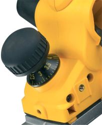 Рубанок DeWALT D26500-QS
