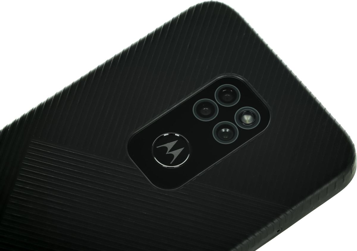 Характеристики Смартфон Motorola Defy 4/64Gb, черный (1681645) смотреть в  СИТИЛИНК