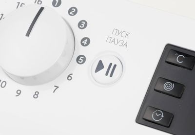 Характеристики Стиральная машина Indesit BWE 81282 L, с фронтальной ...