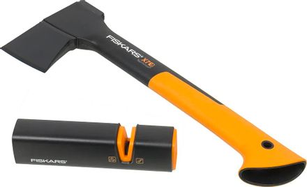 Топор Fiskars Х7, малый, черный/оранжевый (в комплекте точилка) [1020183]