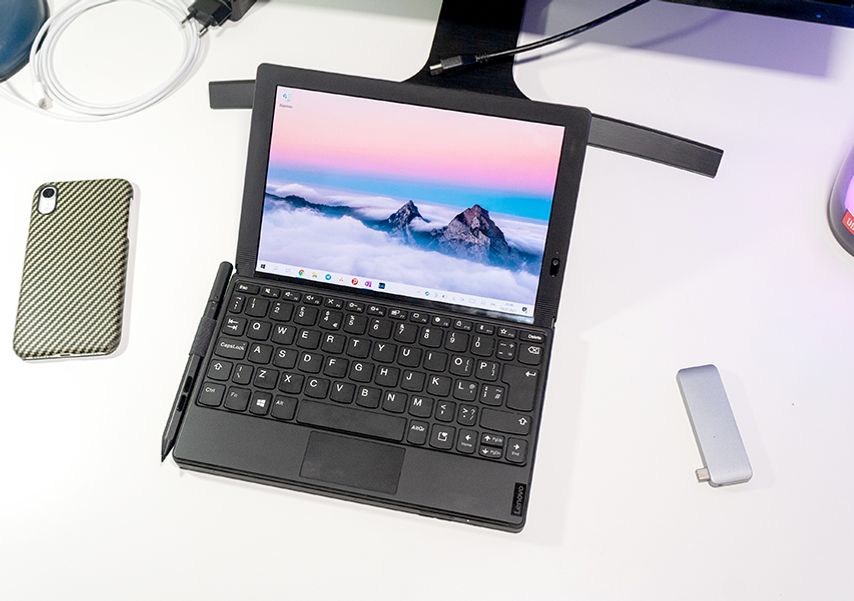 В таком виде X1 Fold напоминает старые ноутбуки наподобие NEC UltraLite