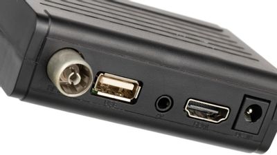 Ресивер DVB-T2 BBK SMP025HDT2, черный – купить в Ситилинк | 1421311