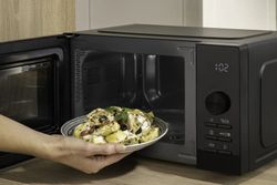 Микроволновая печь Gorenje MO20A3B5, 800Вт, 20л, черный